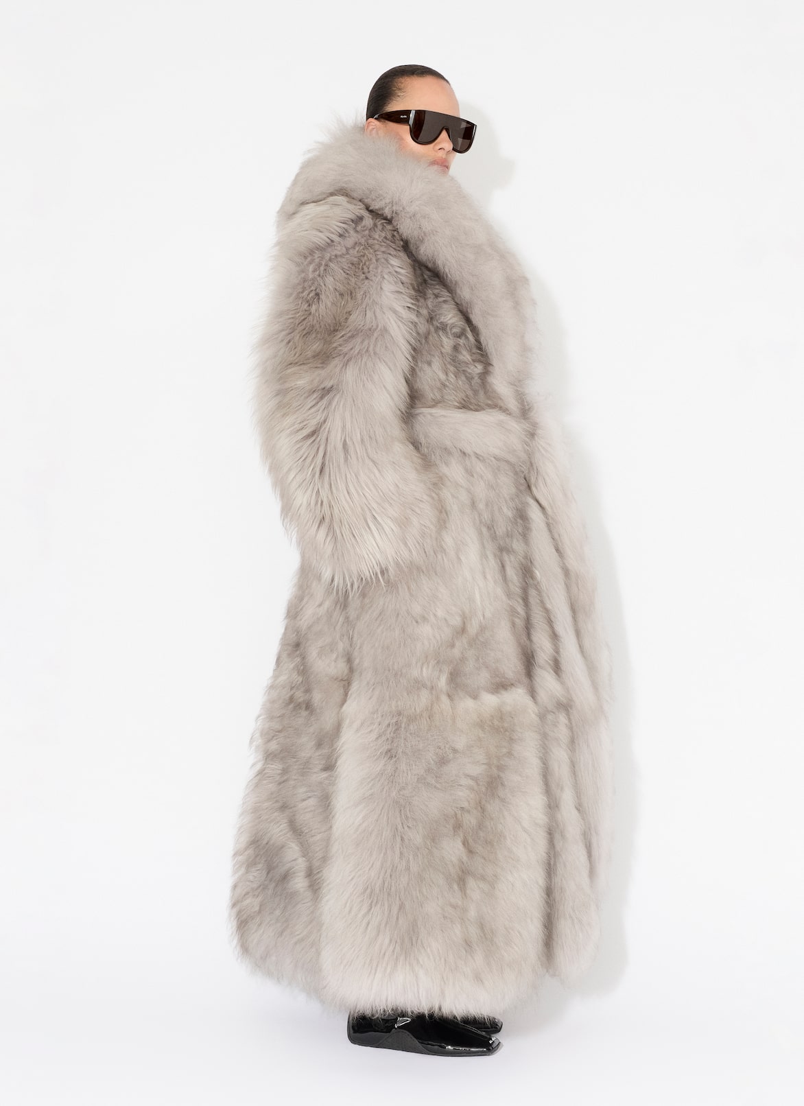 LONG SHEARLING COAT ALAÏA  LONG SHEARLING COAT